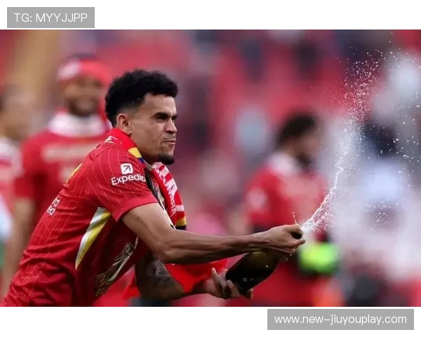 利物浦边路冲击力爆发，迪亚斯反扣变向连晃两人