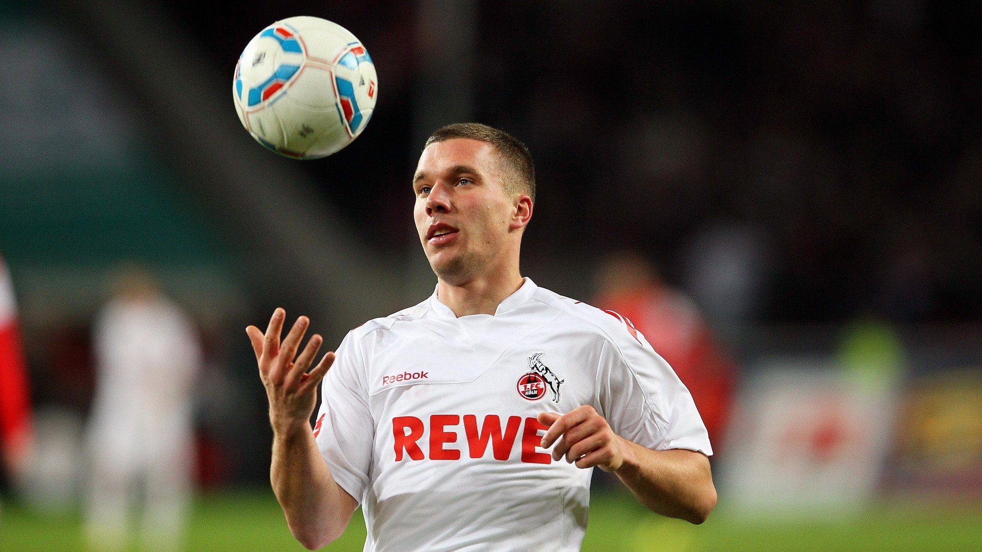 西甲球队采用机器学习预测对手传球线路变化,西甲联赛用球