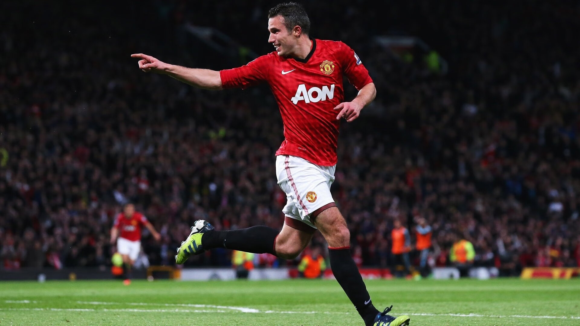 快速突破配合中锋得分频繁,中锋打法跑位