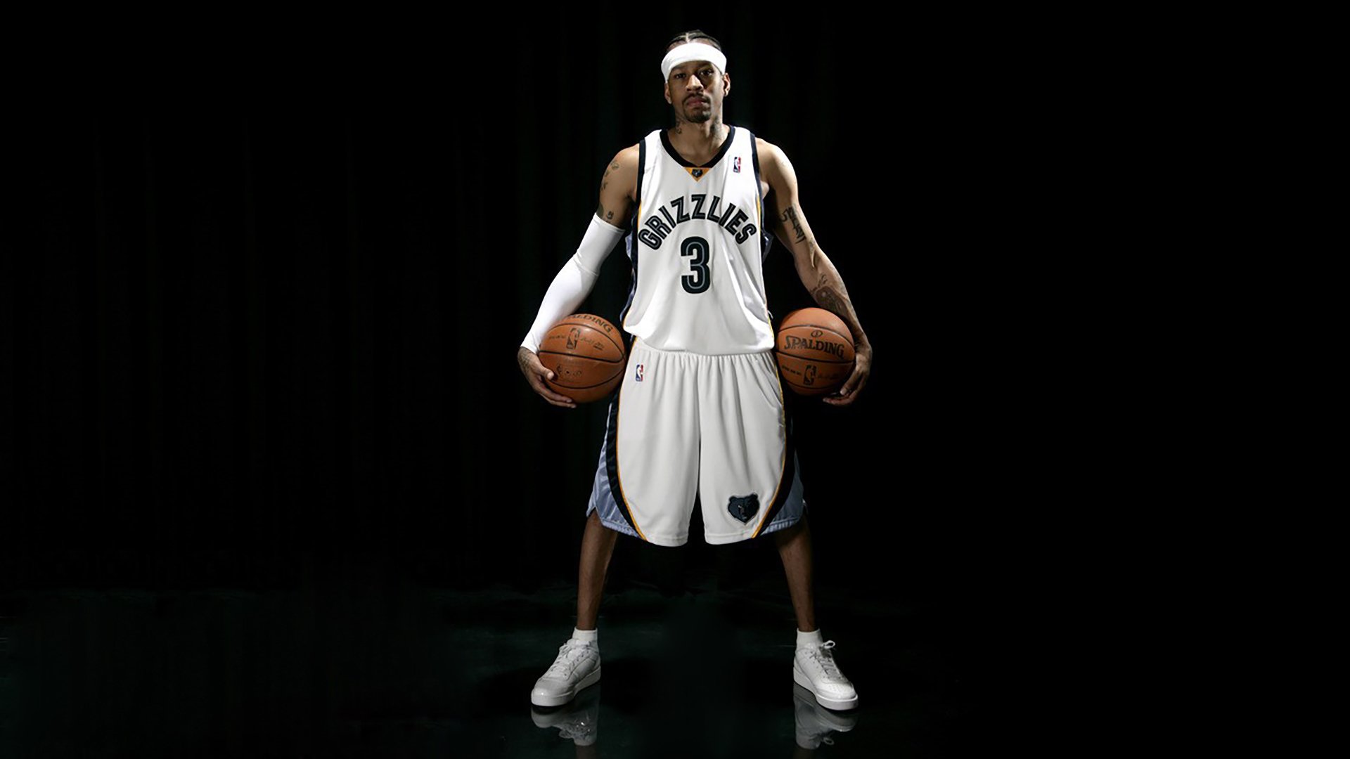 九游登录中心-达米恩·麦肯齐：全黑队的进攻大师，巧妙的传球和突破让对方防不胜防