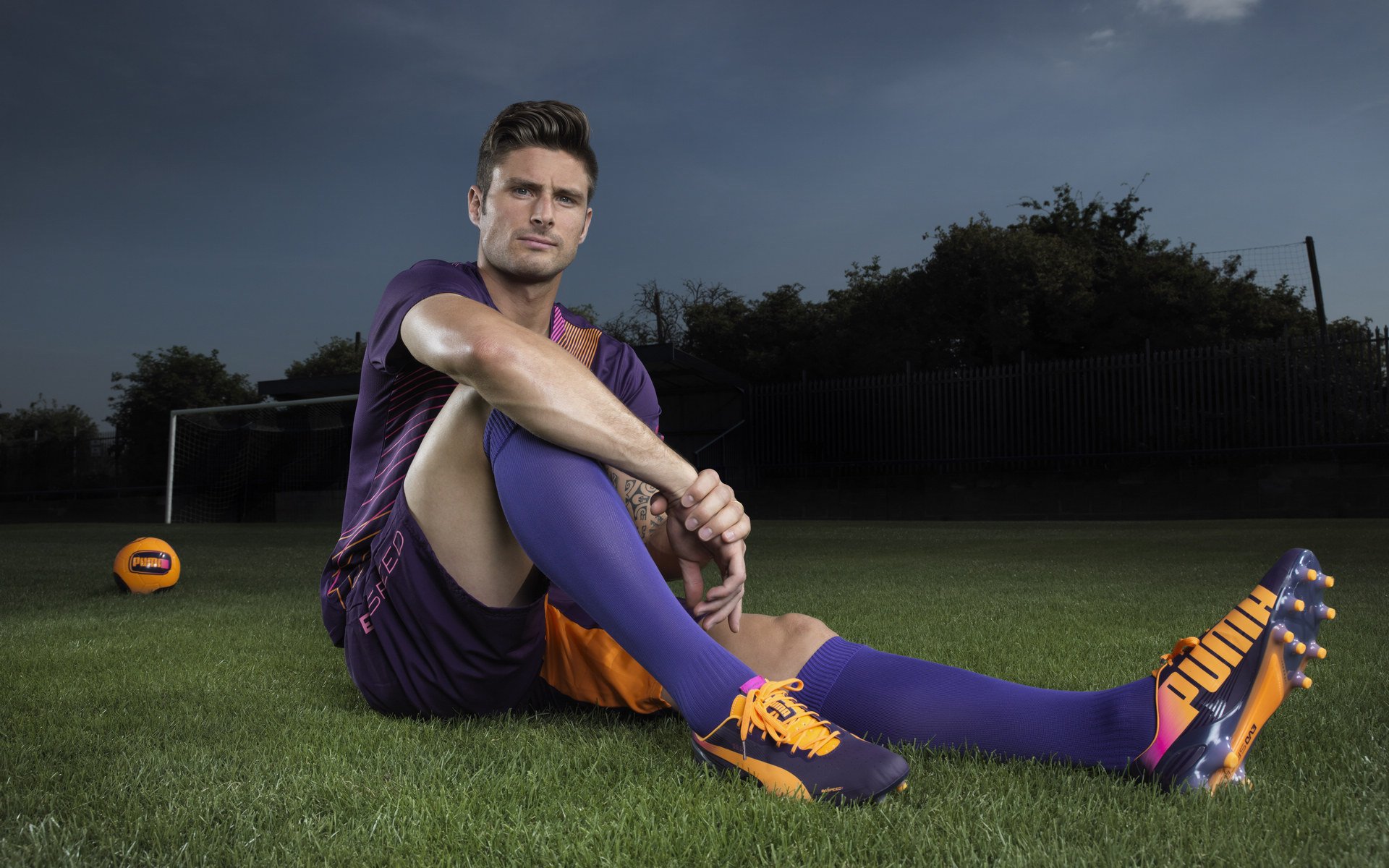 战队成员担任电竞博主推动品牌多元传播，电竞战队wr